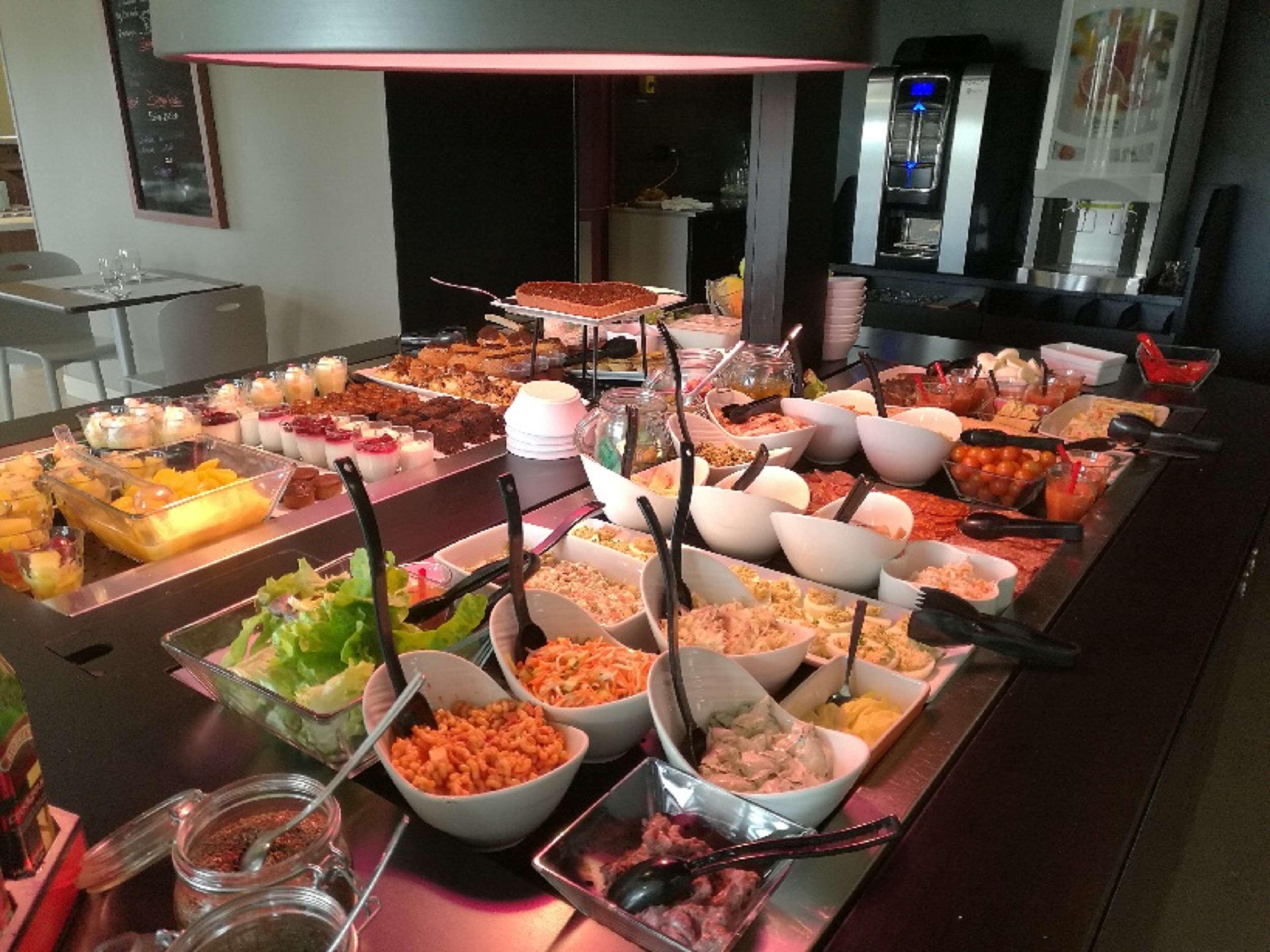 Campanile Saint-Avold Hotel Екстериор снимка